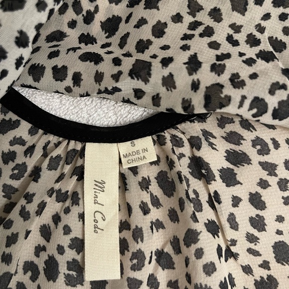 NWOT Mind Code Women’s Sheer Cheetah Print Dressy Tank Top, size Small - Picture 3 of 4